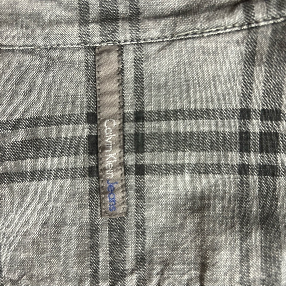 Mens Calvin Klein Jeans Ombré Gray and Black Check Button Down Shirt, size M - Picture 6 of 7